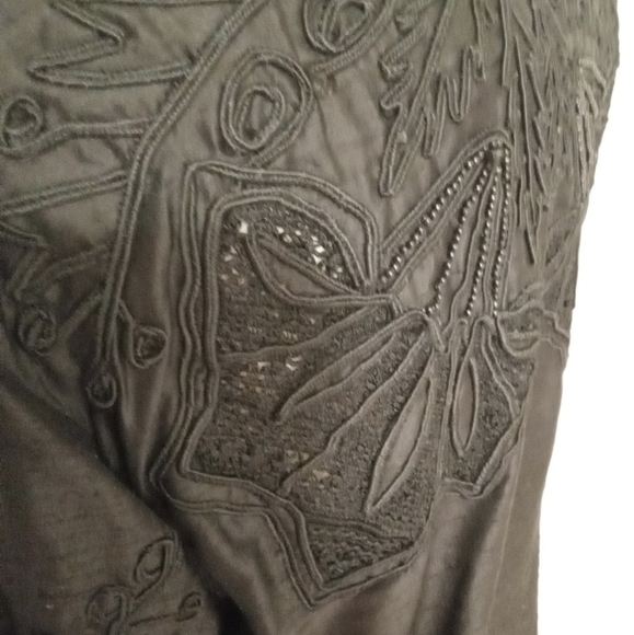 WOMENS HEAVILY EMBROIDERED LONG SLEEVE TOP. - Picture 4 of 8